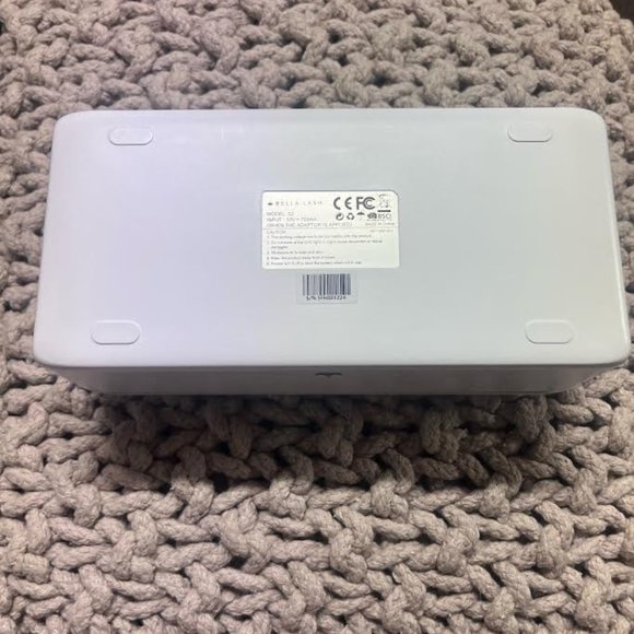 Bella Lash UV Light Sterilizer - Picture 3 of 4